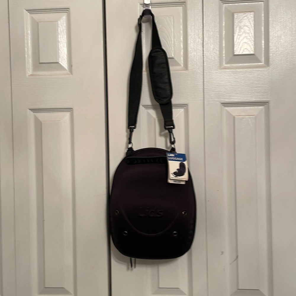 Lids Luggage hat carrier. Brand new with tags!